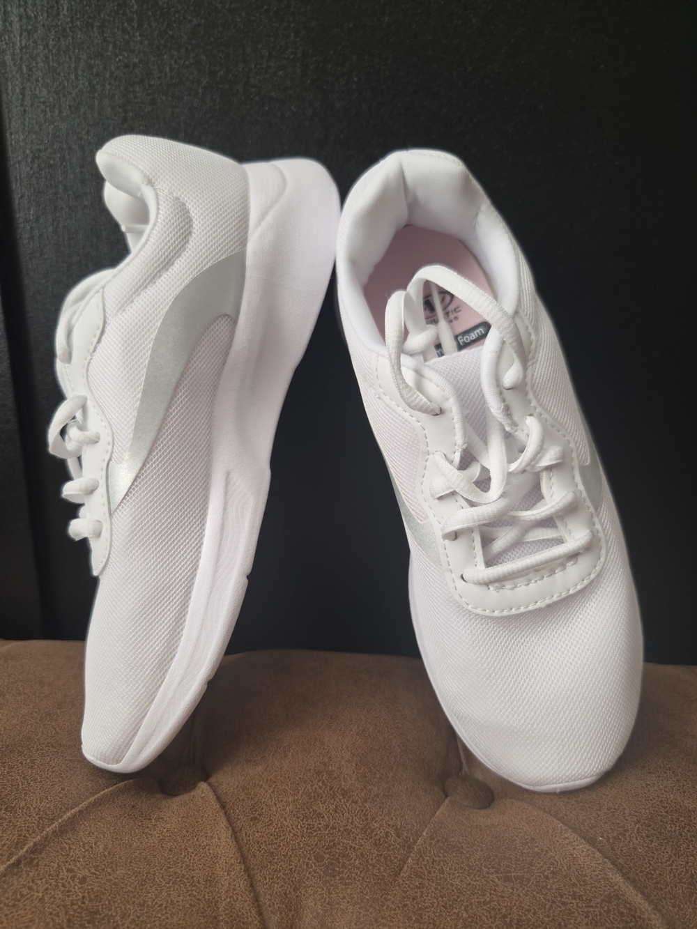 Womens White Mesh Athletic Sneakers ~ Size 6